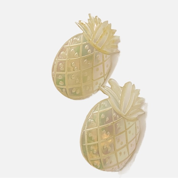 Vintage etched mother of pearl iridescent pineapple earring sterling screw back - Picture 2 of 12